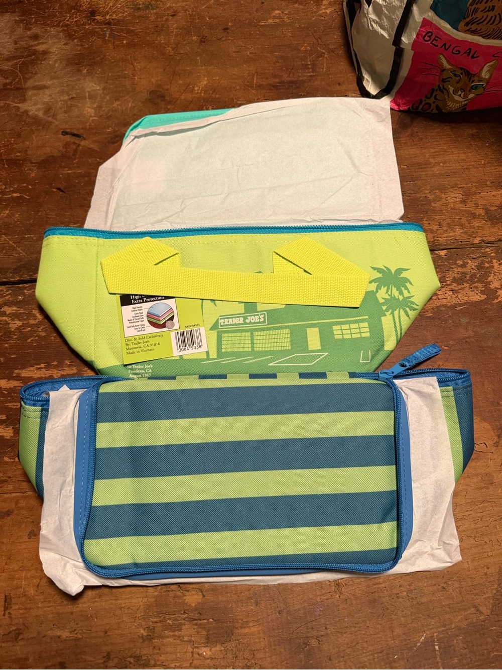 trader joes mini insulated bag set of 2!